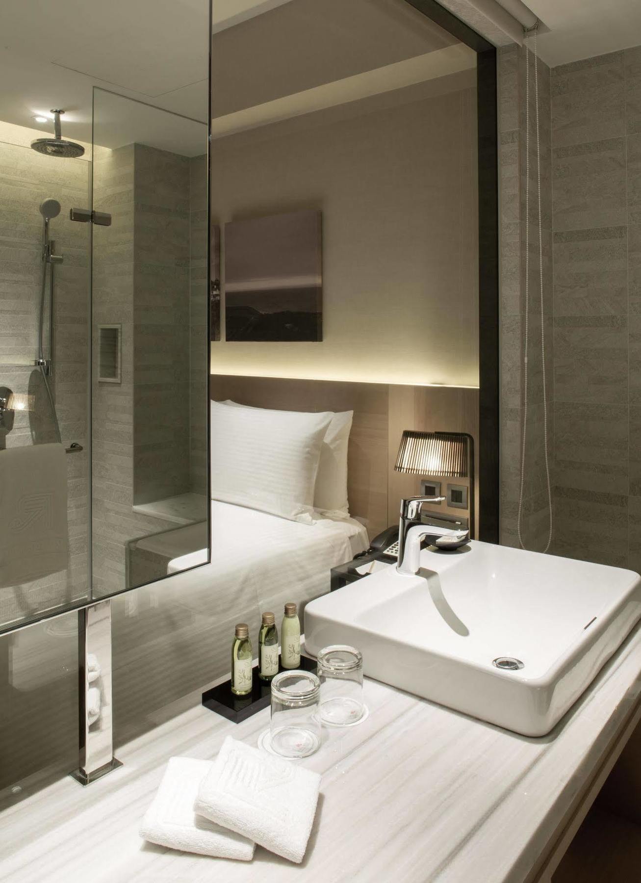 Riverview Suites Taipei Exterior photo